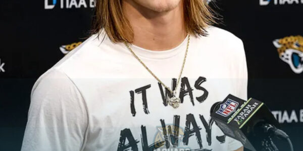 BREAKING: Trevor Lawrence shocks social media after sending a three-word “accusation” to the referees officiating the Jaguars vs. Rams game, revealing a shocking story that could potentially jeopardize his career…