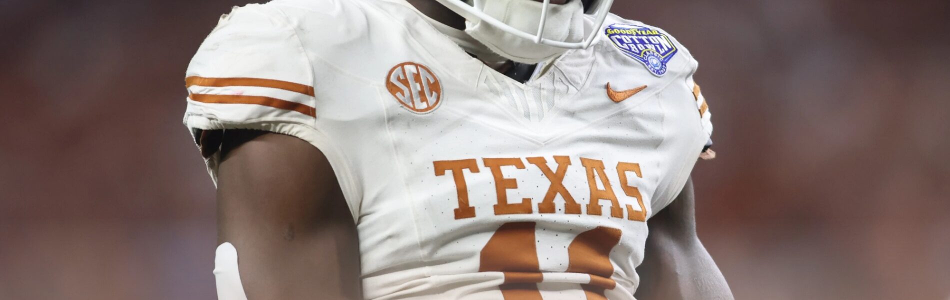 “He’s Awakening Right Before Our Eyes”: Colin Simmons’ Fiery Surge Ignites a Defensive Revolution for the Texas Longhorns