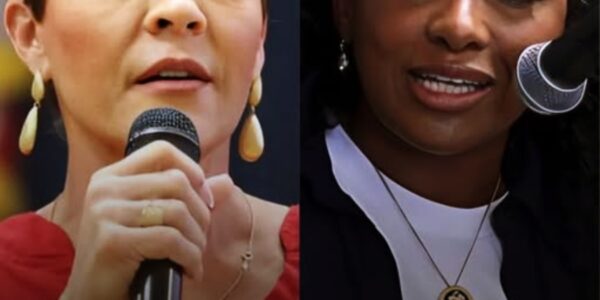 SH0CKING: In a heated debate, Kari Lake interrupted Jasmine Crockett 8 times in a row, trying to dominate and gain the right to speak. Crockett's 9th sentence ended Kari Lake immediately...