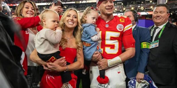 🏈 “Touchdown of Love!” Patrick Mahomes and Wife Brittany Welcome Baby No. 3 — Chiefs Kingdom Erupts in Joy