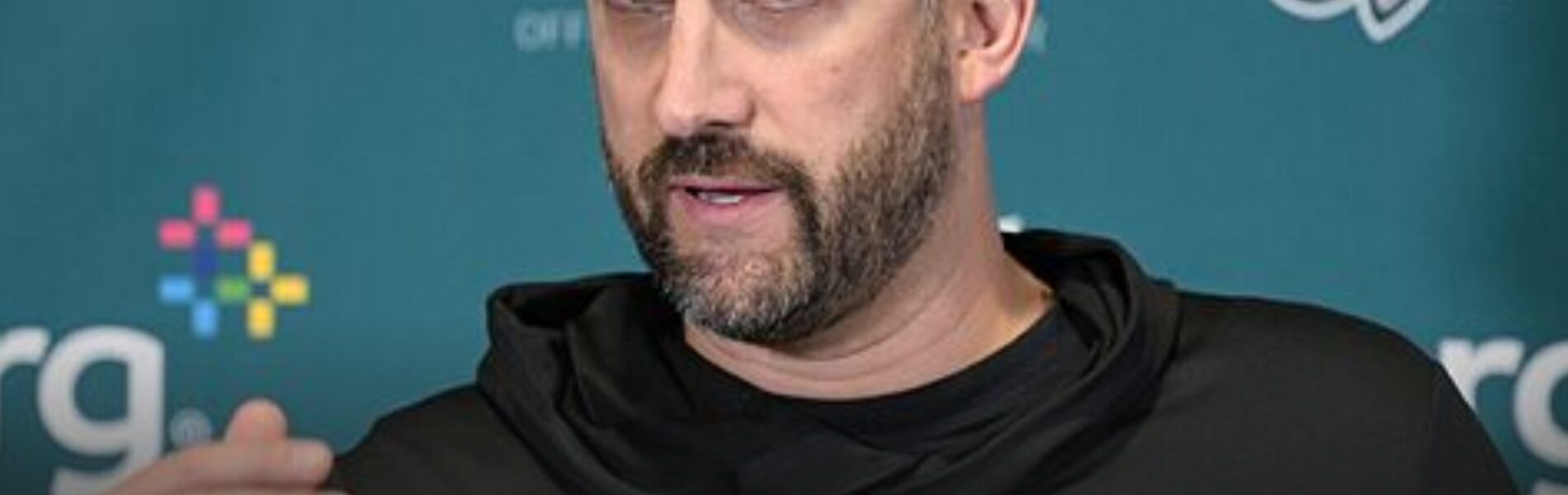 BREAKINGNEWS: Rookie shocker in Philadelphia — Eagles coach sidelines new player after disrespectful incident with team staff member