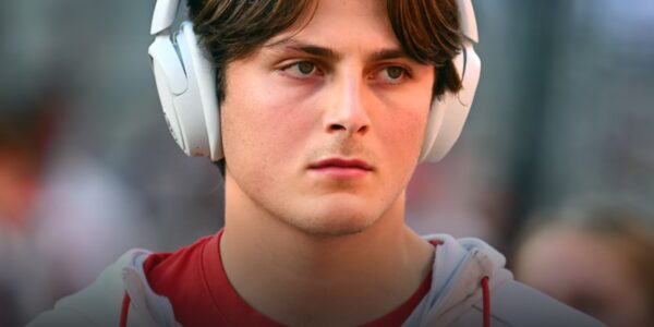 Julinan Sayin finds fan who sold his football cards to buy shoes for daughter — what happens next will restore your faith in sports