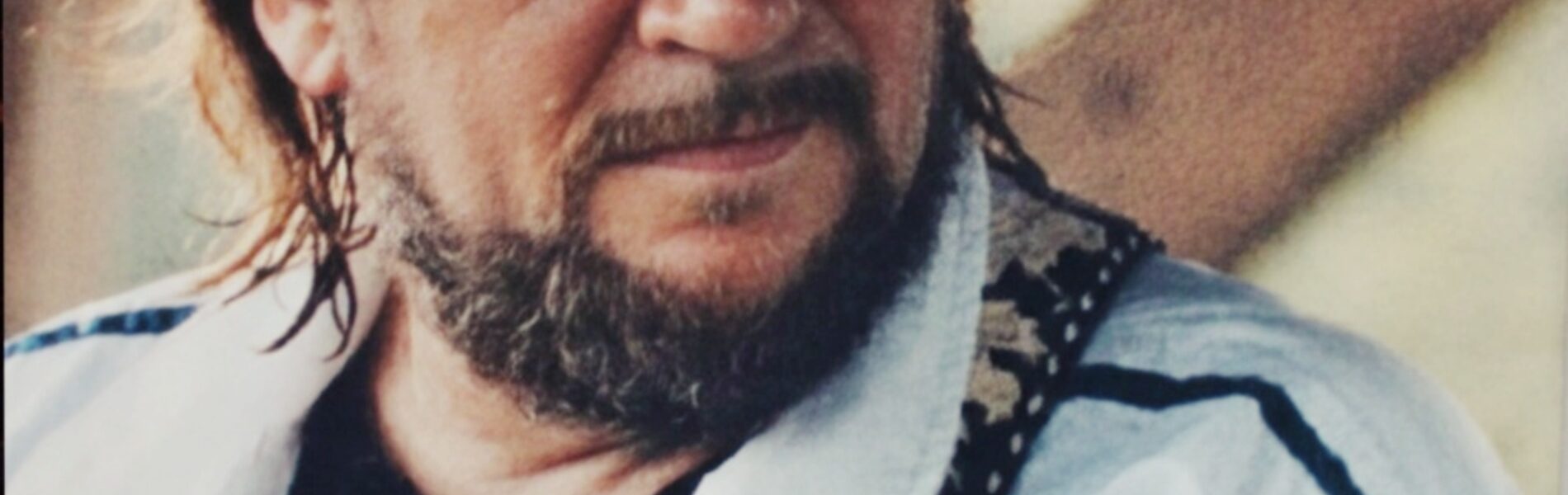 Waylon Jennings - Silver Ribbons