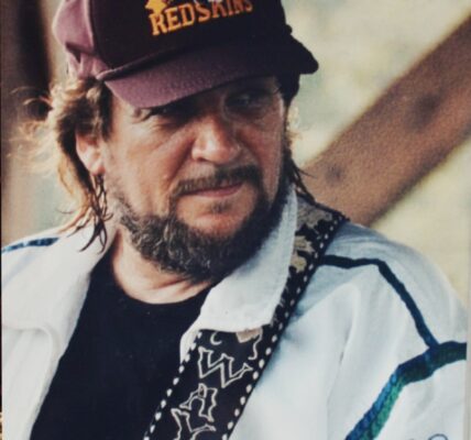 Waylon Jennings - Silver Ribbons