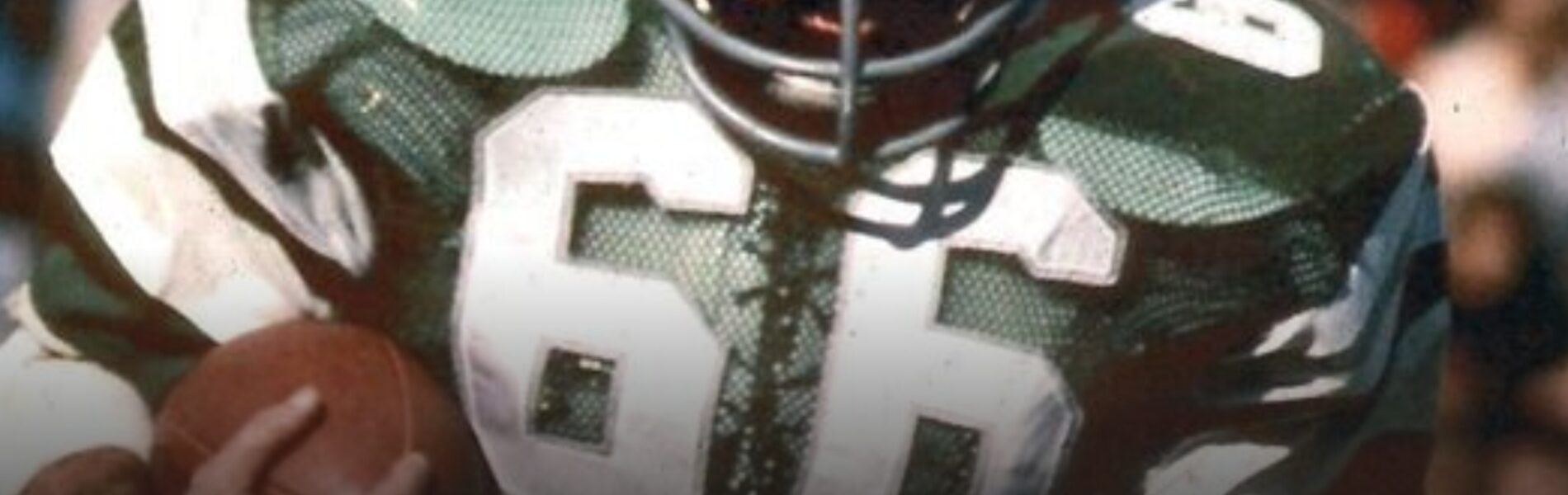 BREAKING: 74-Year-Old Former Eagles Player Still Sweeps Lincoln Financial Field Every Morning — and Why His Heart Will Never Leave This Place