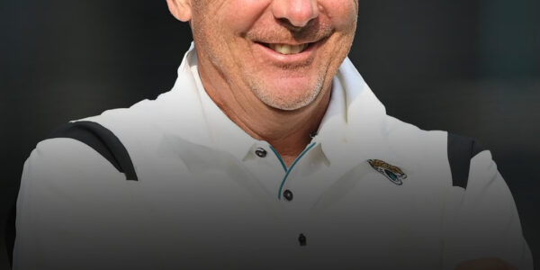 BREAKING: Penn State has reportedly hired former Ohio State HC Urban Meyer to be their next head coach, per multiple sources. 🤯🤯🤯