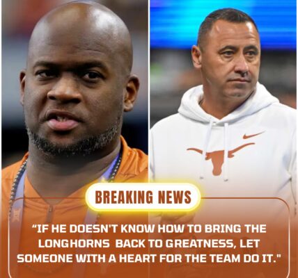 🔥 TENSION IN AUSTIN: TEXAS LONGHORNS LEGEND VINCE YOUNG CALLS OUT ATHLETIC DIRECTOR CHRIS DEL CONTE OVER TRANSFER MARKET SILENCE — “STANDING STILL IS FALLING BEHIND.” 🏈
