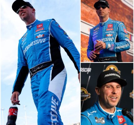 Fans Moved With Garage’s Special Tribute to Denny Hamlin at NASCAR Awards 2025