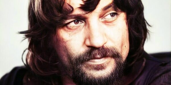 The Quiet Ache in Grey Eyes You Know — Waylon Jennings in Reflection