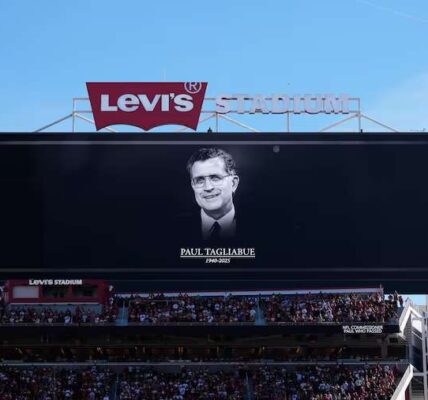 💔 SAD NEWS: Chiefs Chairman Clark Hunt Honors the Legacy of Former NFL Commissioner Paul Tagliabue After His Passing at 84 — “It’s Not About Football. It’s About Gratitude, Respect, and Coming Together.”