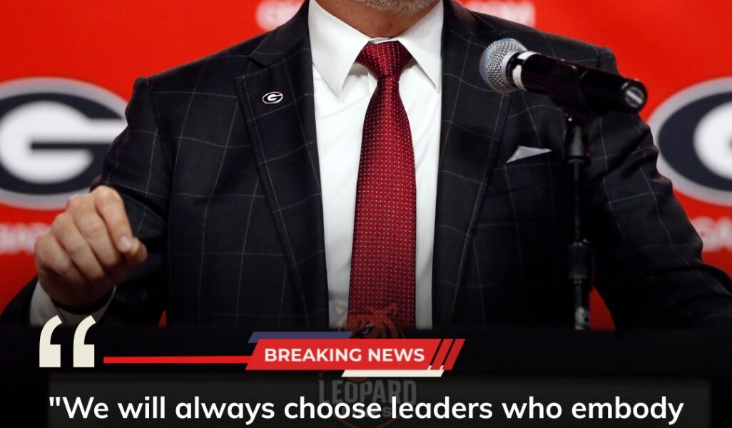 GΕΟᎡGΙΑ ЅΤUΝЅ ϹΟᏞᏞΕGΕ ᖴΟΟΤΒΑᏞᏞ ᎳΟᎡᏞᎠ — ᎡΕЈΕϹΤЅ ΤᎳΟ ЅUΡΕᎡ ΒΟᎳᏞ–ᎳΙΝΝΙΝG ϹΟΑϹΗΕЅ, ϹΙΤΕЅ “ϹUᏞΤUᎡΕ ΟᏙΕᎡ ᖴΑΜΕ”