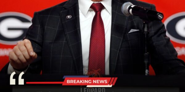 GΕΟᎡGΙΑ ЅΤUΝЅ ϹΟᏞᏞΕGΕ ᖴΟΟΤΒΑᏞᏞ ᎳΟᎡᏞᎠ — ᎡΕЈΕϹΤЅ ΤᎳΟ ЅUΡΕᎡ ΒΟᎳᏞ–ᎳΙΝΝΙΝG ϹΟΑϹΗΕЅ, ϹΙΤΕЅ “ϹUᏞΤUᎡΕ ΟᏙΕᎡ ᖴΑΜΕ”