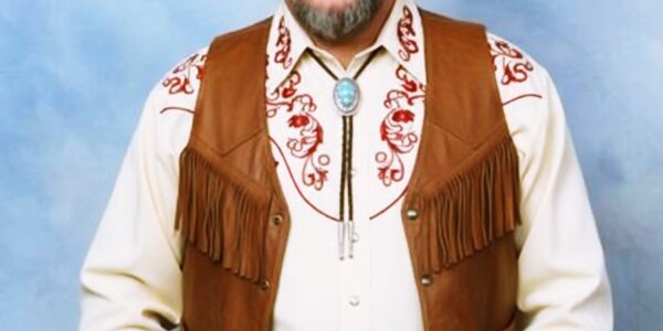 All Around Cowboy – Waylon Jennings: A Lone Star Ballad from the Saddle