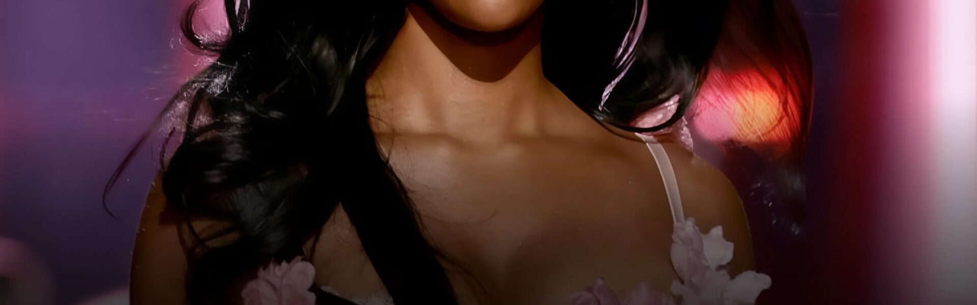 “Prettier Than Half the VS Runway”: How One Bold Line From Angel Reese Set Two Worlds on Fire