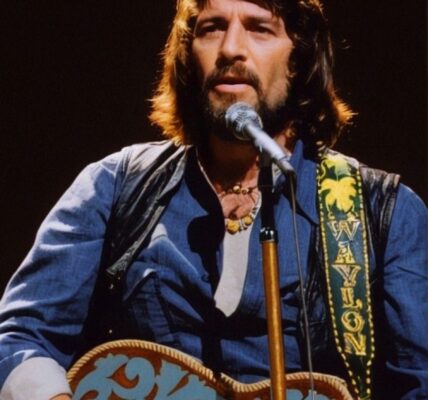 Waylon Jennings – I’ve Always Been Crazy