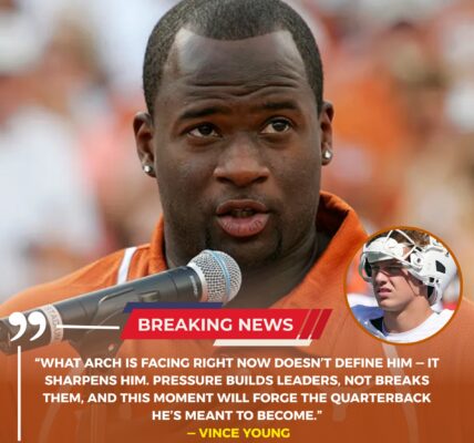 Vince Young Defends Arch Manning After Longhorns’ Loss to Georgia: “I Was Once Where He Is — And I Fought My Way Back. So Can He.”