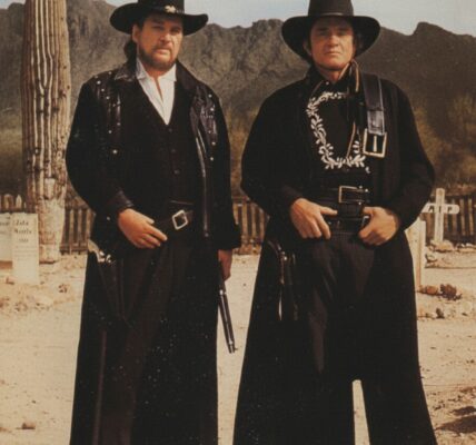 Waylon Jennings And Johnny Cash – There Ain’t No Good Chain Gang