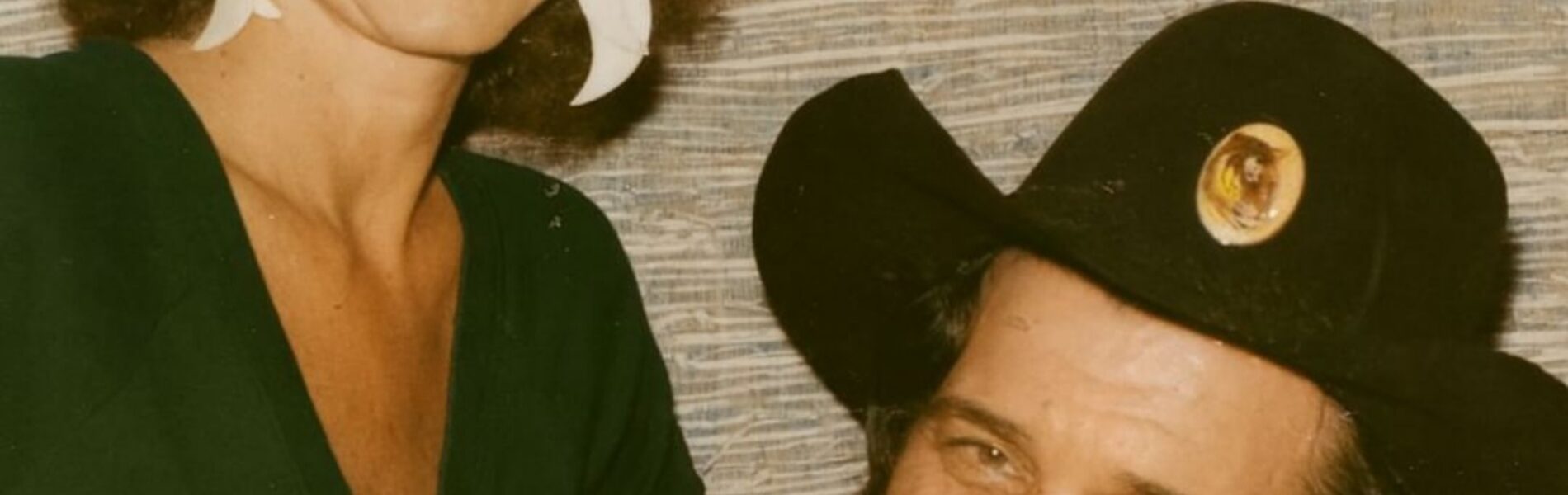 “BEHIND THE LEGEND WAS A WOMAN HOLDING HERSELF TOGETHER THROUGH EVERY STORM.” Jessi Colter once said the world only ever saw Waylon Jennings under the bright lights — not the man she faced when the music stopped...