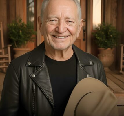 Country Legend Reborn: Willie Nelson Shocks Fans with a Bold New Look…In a move no one saw coming, Willie Nelson — the outlaw icon known for his signature long braids and bandana — has unveiled a short, neatly trimmed haircut, stunning fans around the world.