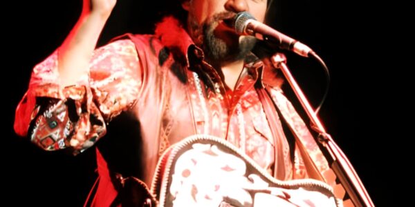 HE DIDN’T BREAK RULES — HE JUST REFUSED TO LIVE BY SOMEONE ELSE’S. Waylon Jennings was never the kind of man who waited for permission...