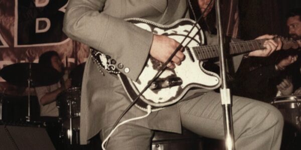 Waylon Jennings – White Lightning