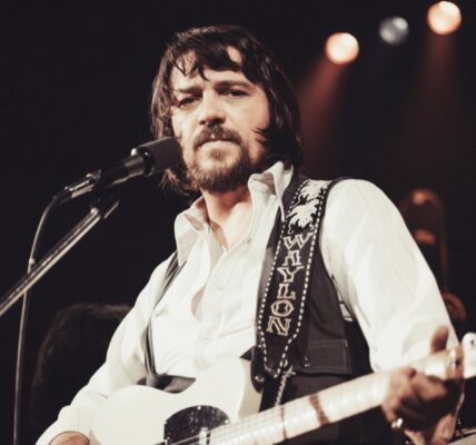 Waylon Jennings – I Ain’t Living Long Like This