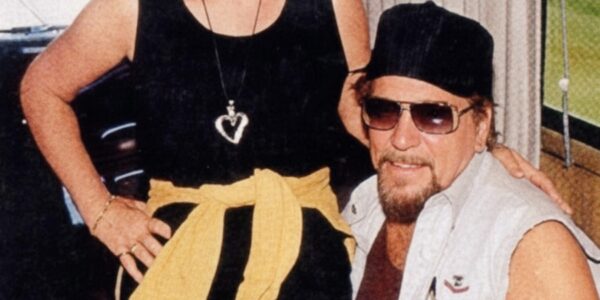 “Got a Lot Going for Me” by Waylon Jennings — A Subtle Declaration in the Outlaw Era