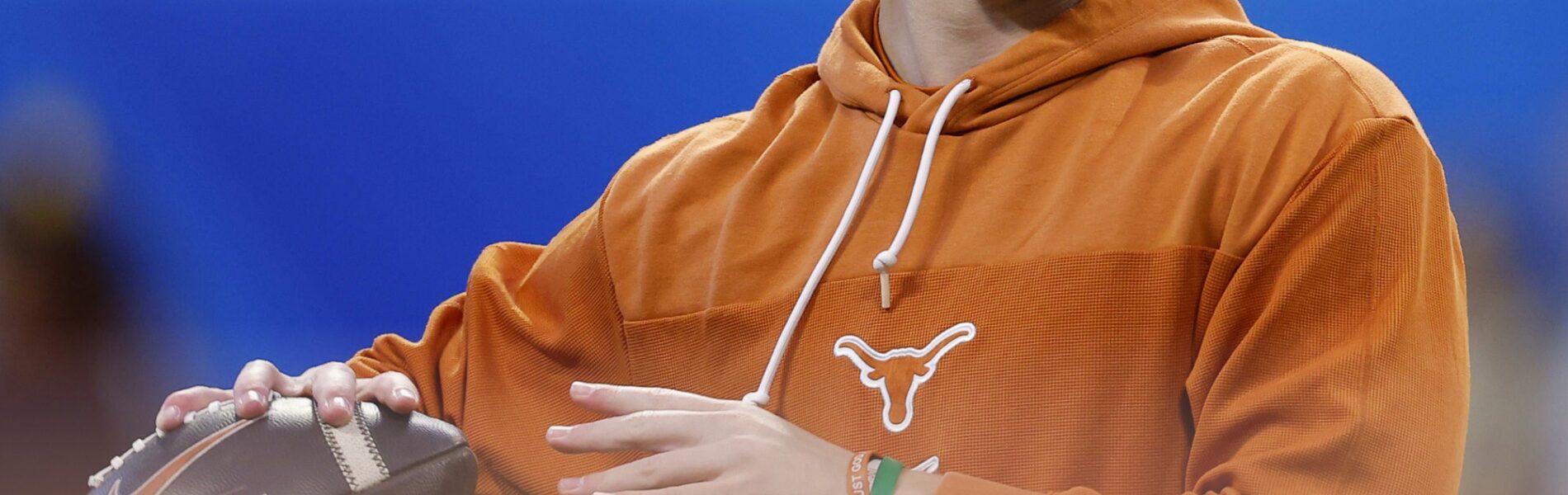 BREAKINGNEWS: Arch Manning Chooses Family Over Fame — The Quiet Gift That Changed Everything