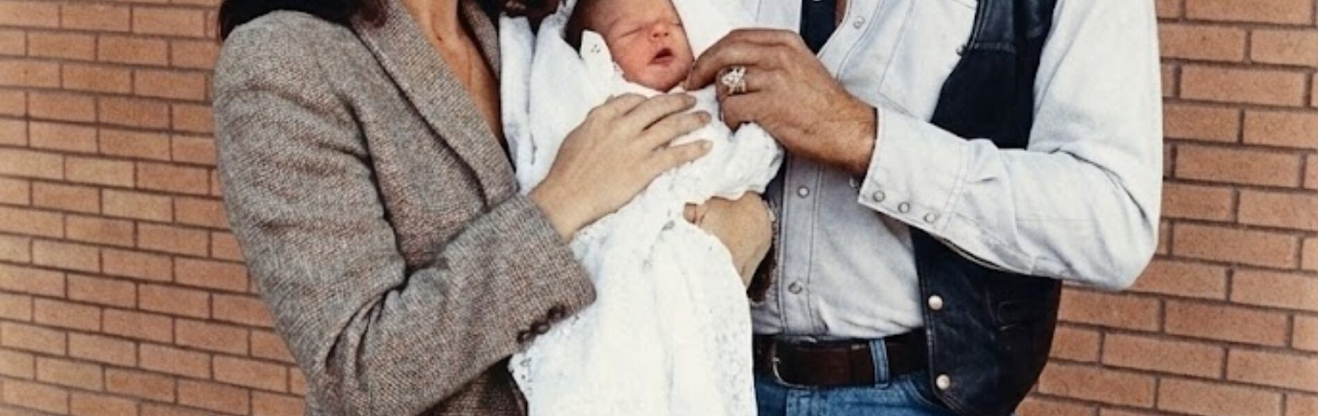 Farewell in Melody: Jessi Colter Honors Waylon Jennings with a Heartfelt Final Performance That Celebrates Love, Loss, and Lasting Legacy