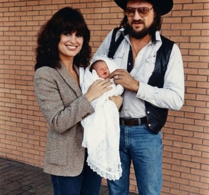 Farewell in Melody: Jessi Colter Honors Waylon Jennings with a Heartfelt Final Performance That Celebrates Love, Loss, and Lasting Legacy