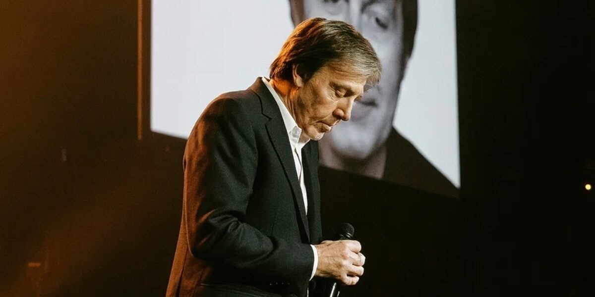 No one saw it coming — not the fans, not the crew, not even the lifelong Beatles devotees who had traveled across continents for this historic night.